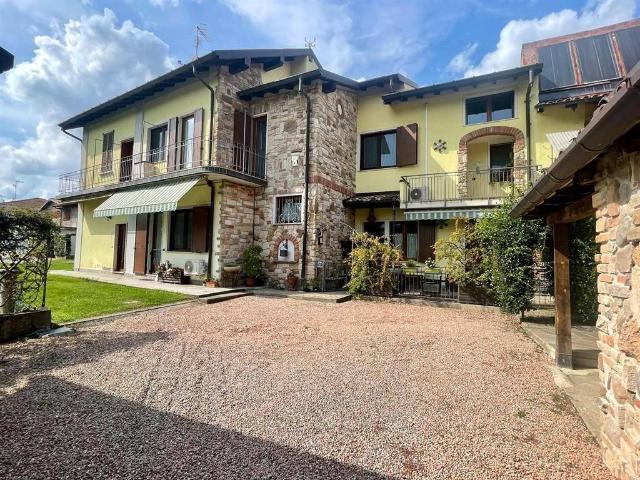 Villa Indipendente in vendita a Varese, Lombardia