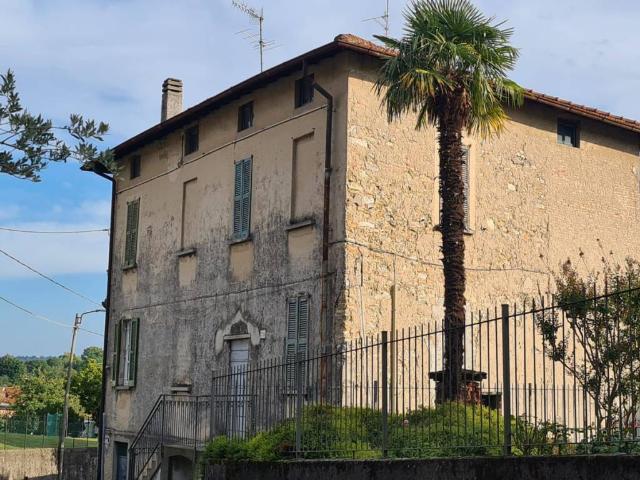 Villa Indipendente in vendita a Lissago, Varese