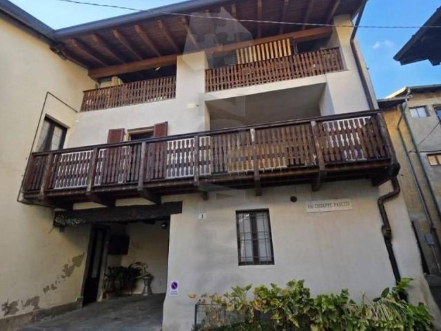Villa Indipendente in vendita a Varese, Lombardia