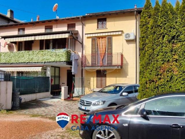 Villa Indipendente in vendita a Valle Olona, Varese