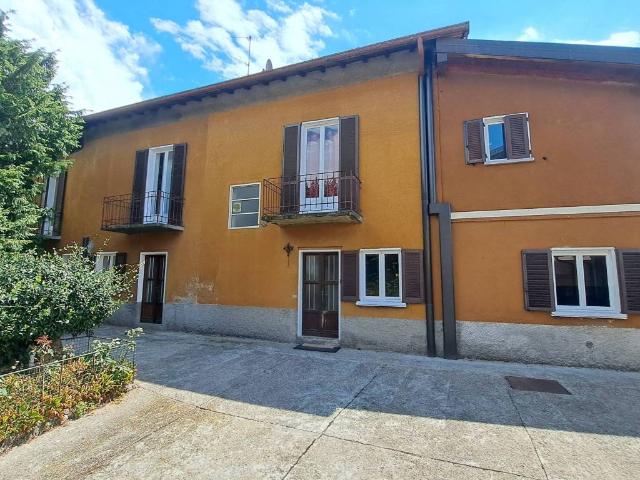 Villa Indipendente in vendita a Biumo Superiore, Varese