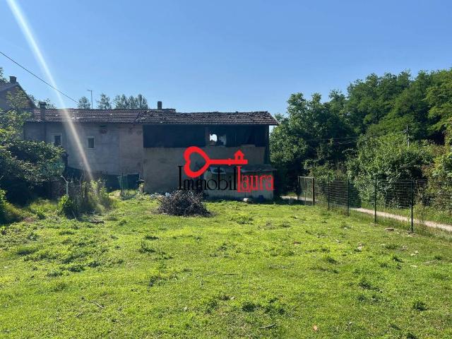 Villa Indipendente in vendita a Valmonte, Varese