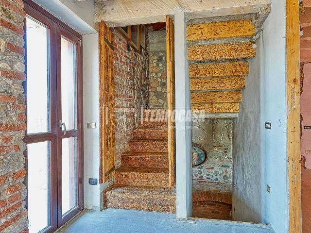 Villa Indipendente in vendita a Varese, Lombardia