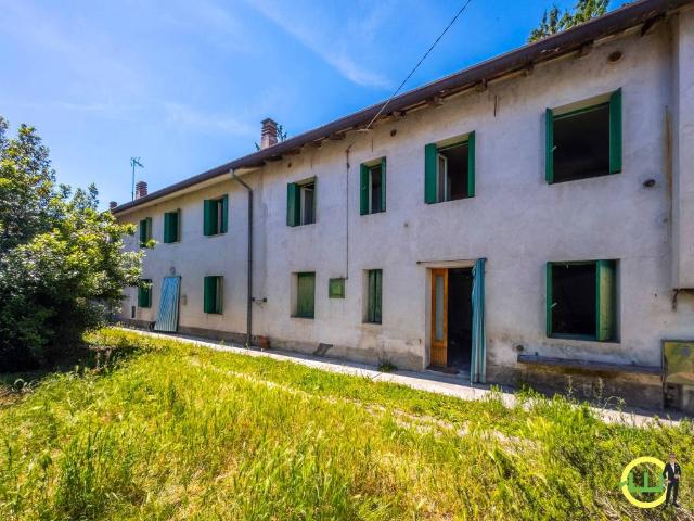 Villa Indipendente in vendita a Varmo, Friuli-Venezia Giulia