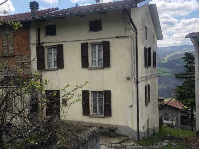 Villa Indipendente in vendita a Varsi, Reggio Emilia