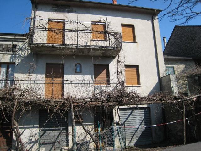 Villa Indipendente in vendita a Varsi, Reggio Emilia