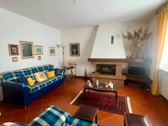 Villa Indipendente in vendita a Varsi, Parma