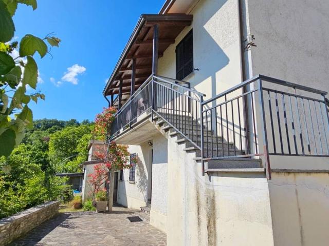 Villa Indipendente in vendita a Pessola, Varsi
