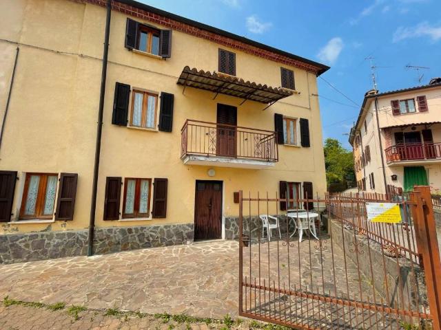 Villa Indipendente in vendita a Varzi, Lombardia