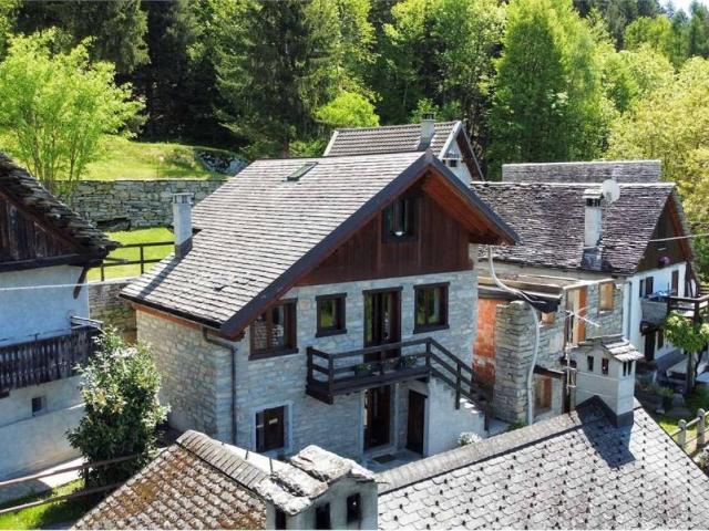 Villa Indipendente in vendita a Dreuza, Piemonte
