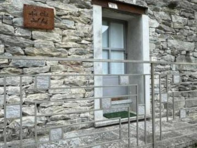 Villa Indipendente in vendita a Altreggiolo, Piemonte
