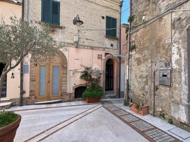 Villa Indipendente in vendita a Centro Storico, Vasto