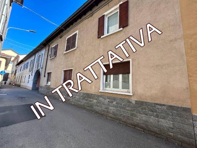 Villa Indipendente in vendita a Véla, Vedano Olona