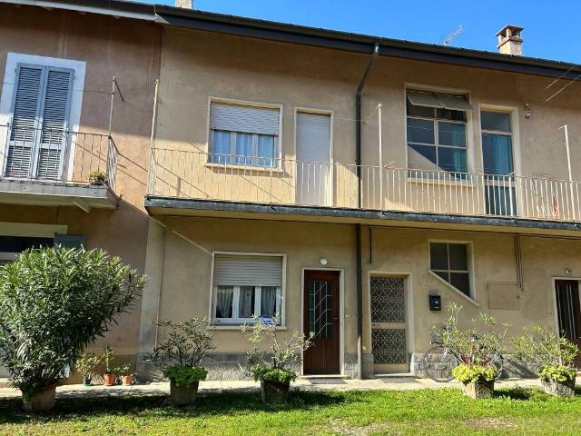 Villa Indipendente in vendita a Véla, Vedano Olona