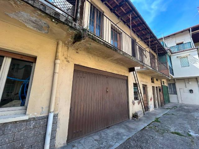 Villa Indipendente in vendita a Perseghét, Vedano Olona