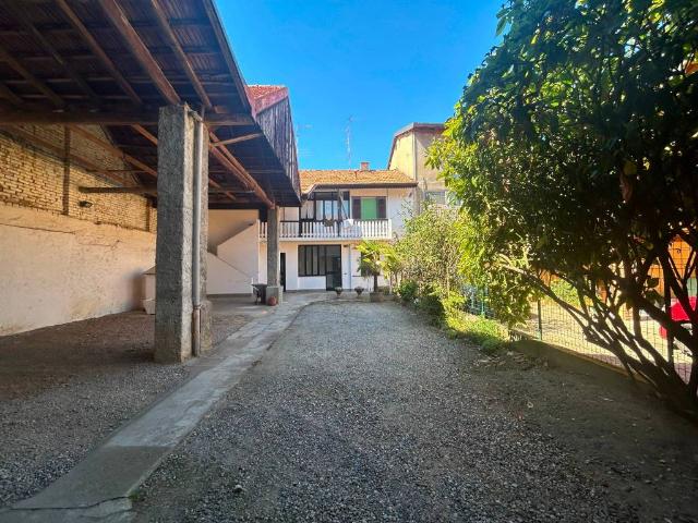 Villa Indipendente in vendita a Perseghét, Vedano Olona