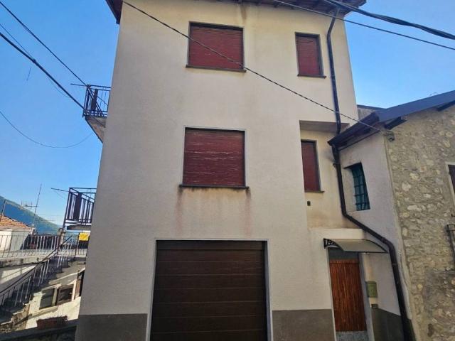 Villa Indipendente in vendita a Gorla, Veleso