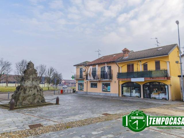 Villa Indipendente in vendita a Vellezzo Bellini, Lombardia