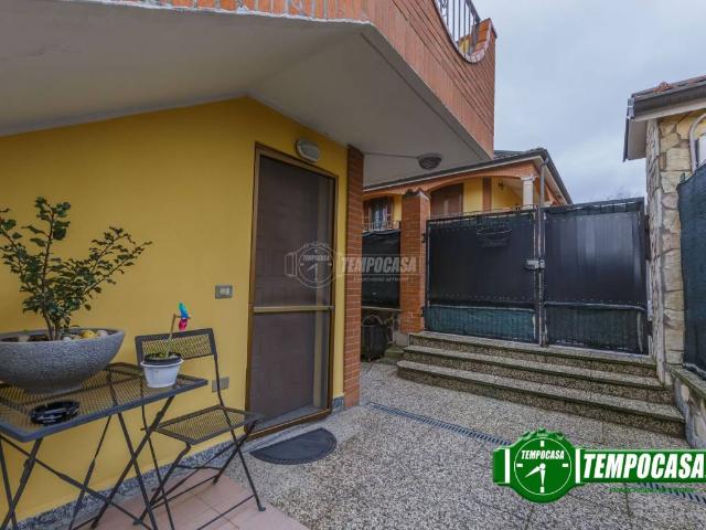 Villa Indipendente in vendita a Vellezzo Bellini, Lombardia