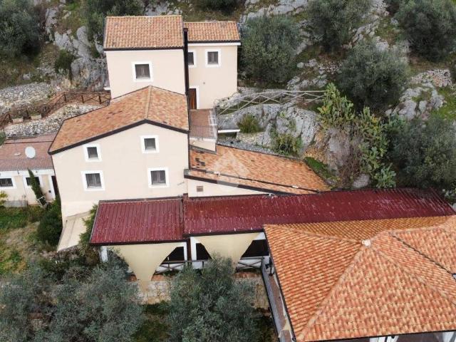 Villa Indipendente in vendita a Venafro, Molise