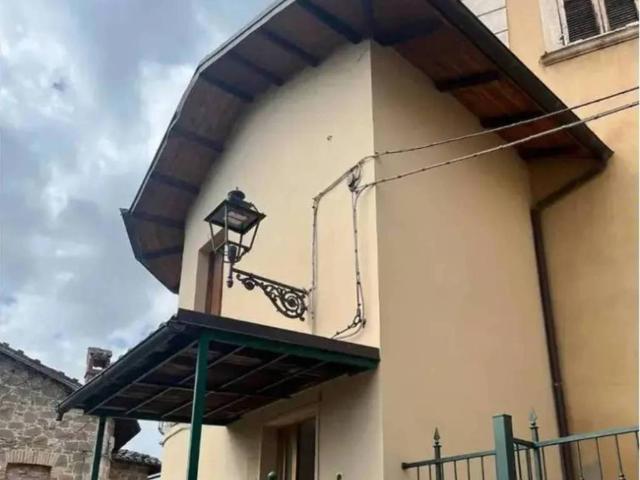 Villa Indipendente in vendita a Castello, Marche