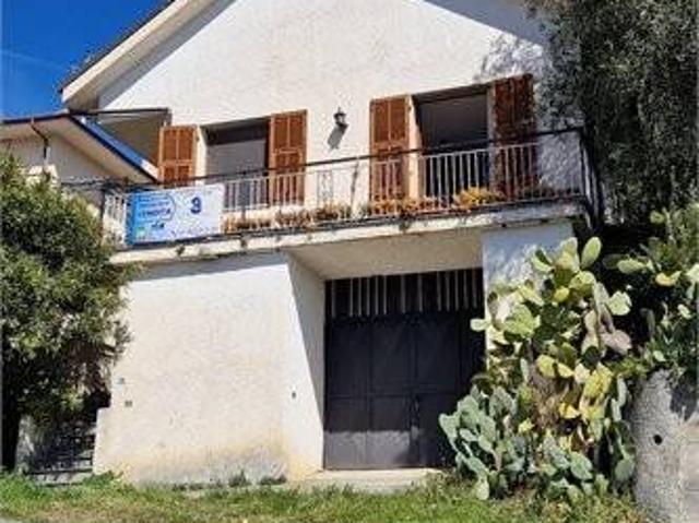 Villa Indipendente in vendita a Vendone, Liguria