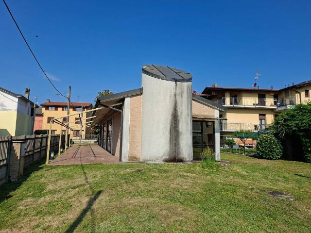 Villa Indipendente in vendita a Venegono Inferiore, Lombardia