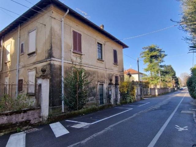Villa Indipendente in vendita a Venegono Superiore, Lombardia