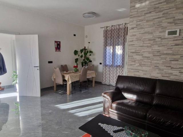 Villa Indipendente in vendita a Venegono Superiore, Lombardia