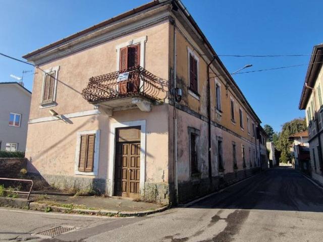 Villa Indipendente in vendita a Pianasca, Venegono Superiore