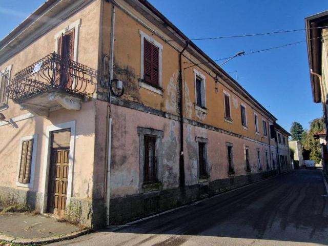 Villa Indipendente in vendita a Pianasca, Venegono Superiore