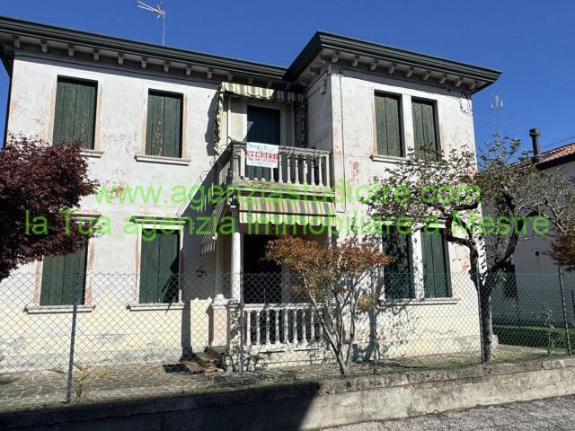 Villa Indipendente in vendita a Mestre-Carpenedo, Venezia