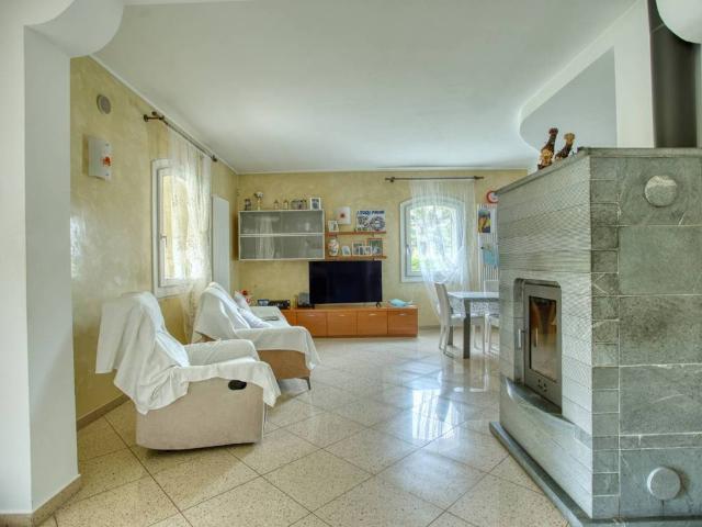 Villa Indipendente in vendita a Tarù, Venezia