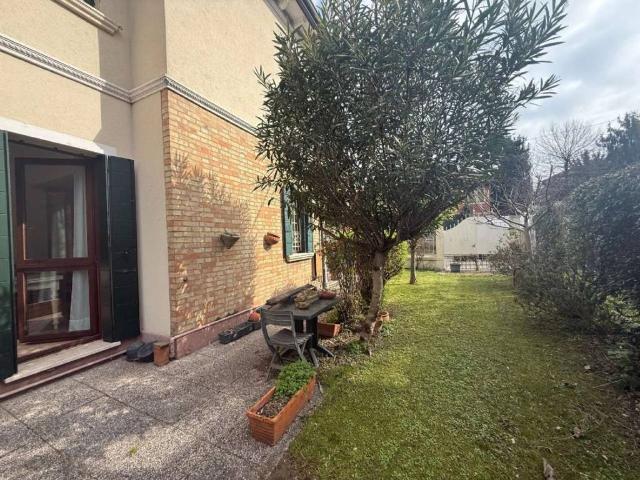 Villa Indipendente in vendita a Mestre-Carpenedo, Venezia