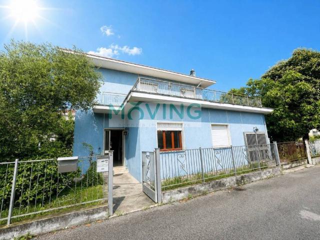 Villa Indipendente in vendita a Mestre-Carpenedo, Venezia