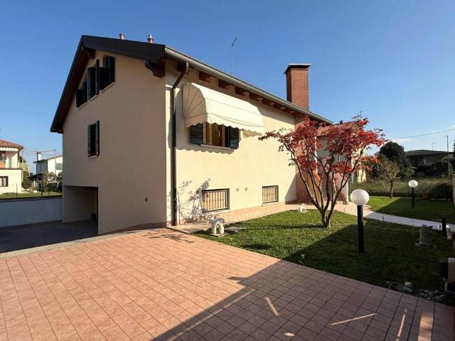 Villa Indipendente in vendita a Chirignago-Zelarino, Venezia