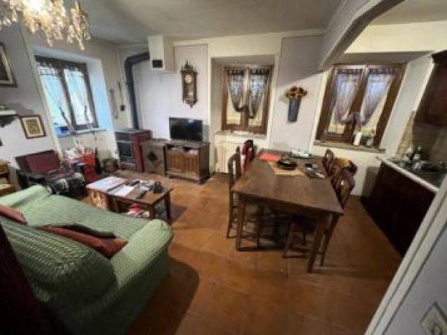 Villa Indipendente in vendita a Appennino Reggiano, Re