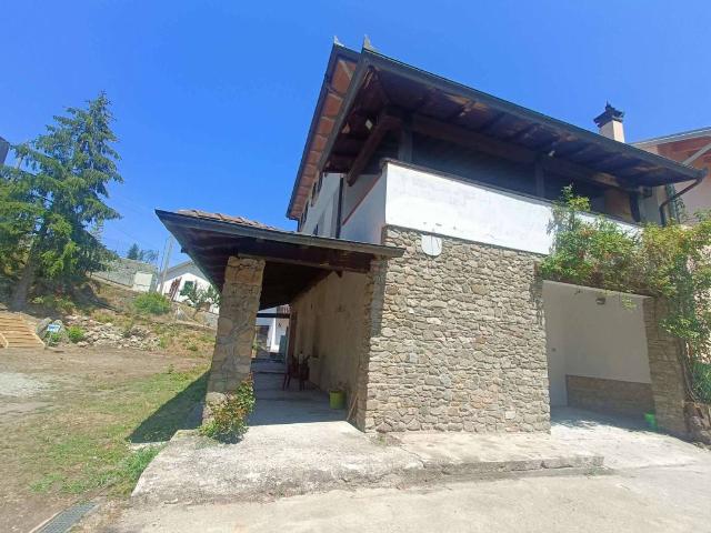 Villa Indipendente in vendita a Appennino Reggiano, Re