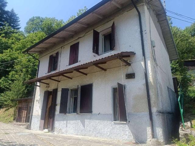 Villa Indipendente in vendita a Appennino Reggiano, Re