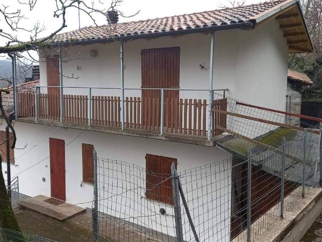 Villa Indipendente in vendita a Appennino Reggiano, Re