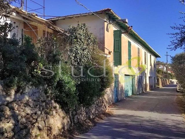 Villa Indipendente in vendita a Ventimiglia, Liguria