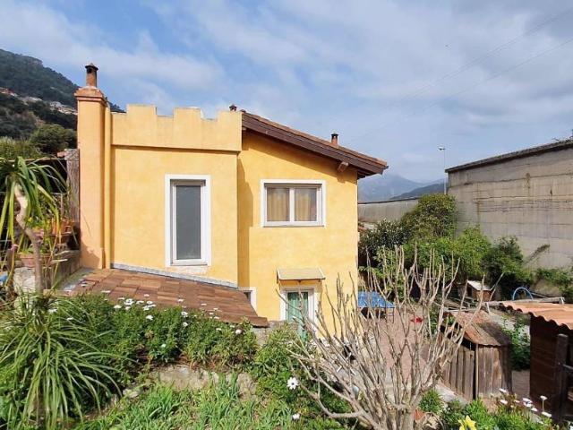 Villa Indipendente in vendita a Bevera, Ventimiglia