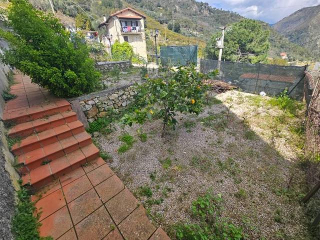 Villa Indipendente in vendita a Torri Inferiore, Ventimiglia