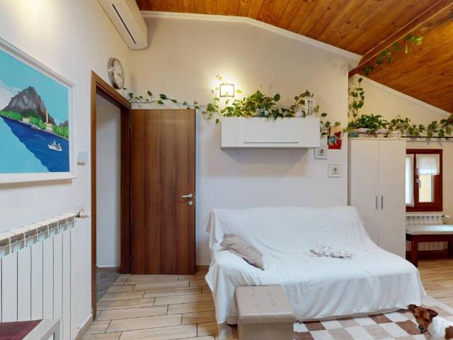 Villa Indipendente in vendita a Verano Brianza, Lombardia