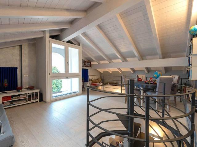 Villa Indipendente in vendita a Suna, Piemonte