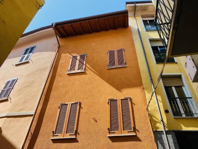 Villa Indipendente in vendita a Zoverallo, Piemonte