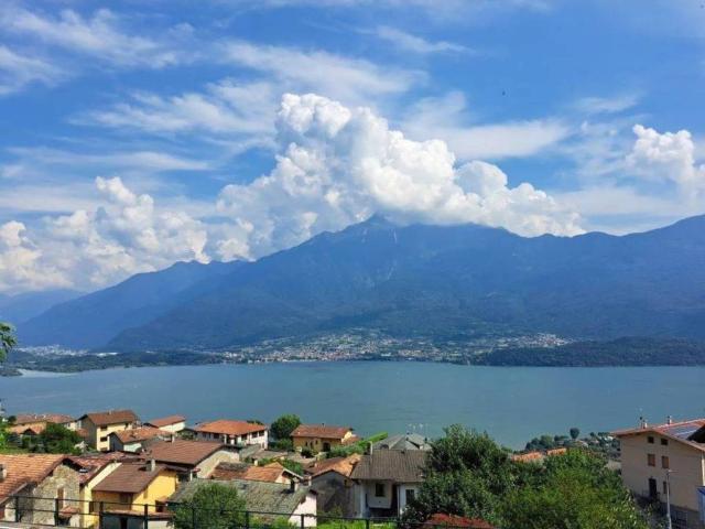 Attico in vendita a Vercana, Lombardia