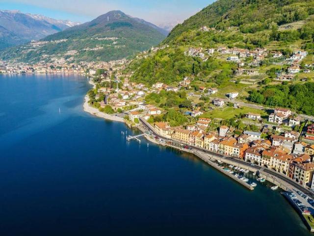 Attico in vendita a Vercana, Lombardia
