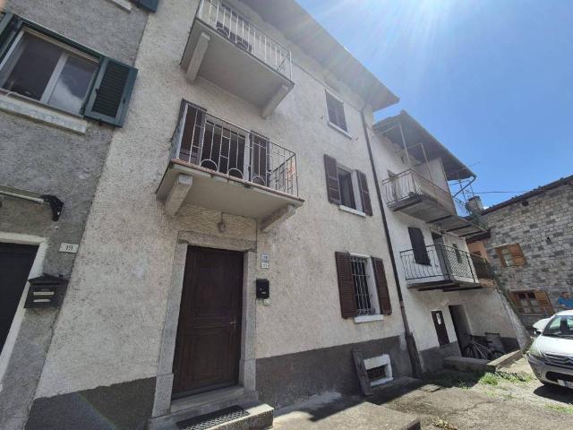 Villa Indipendente in vendita a Comunità montana della Valchiavenna, Verceia
