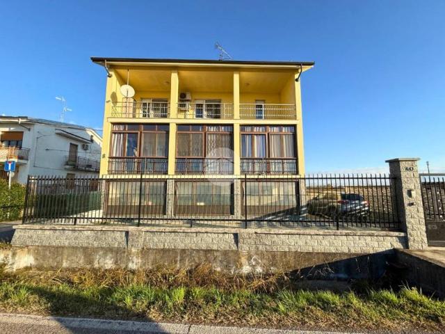 Villa Indipendente in vendita a Canadà, Piemonte